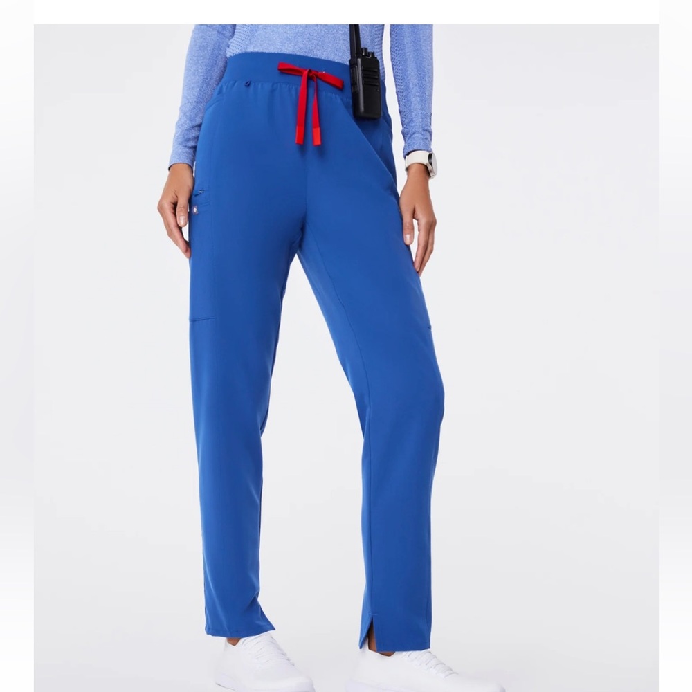 FIGS-Winning Blue Mayfair High Waisted - 
Petite Skinny XXS
Tapered Scrub Pant